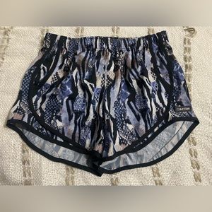 Calvin Klein Women's Fit Printed Running Shorts